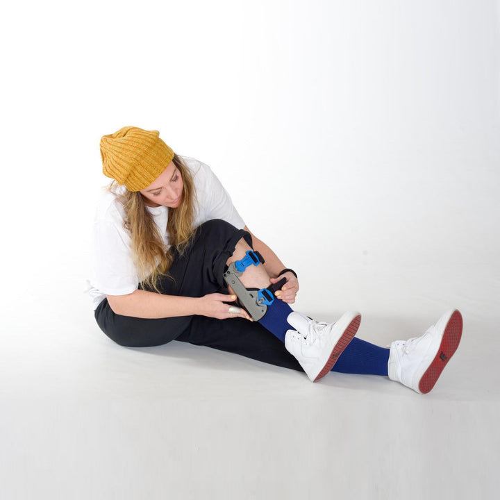 The recovawear Snap-it Women's Adaptive Side Opening Casual Pants